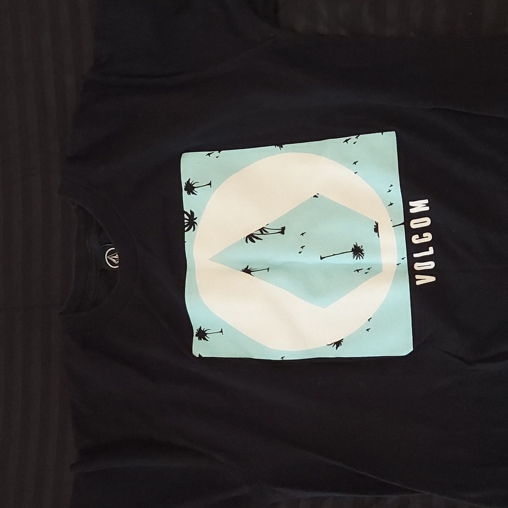 Mens volcom tshirt size small